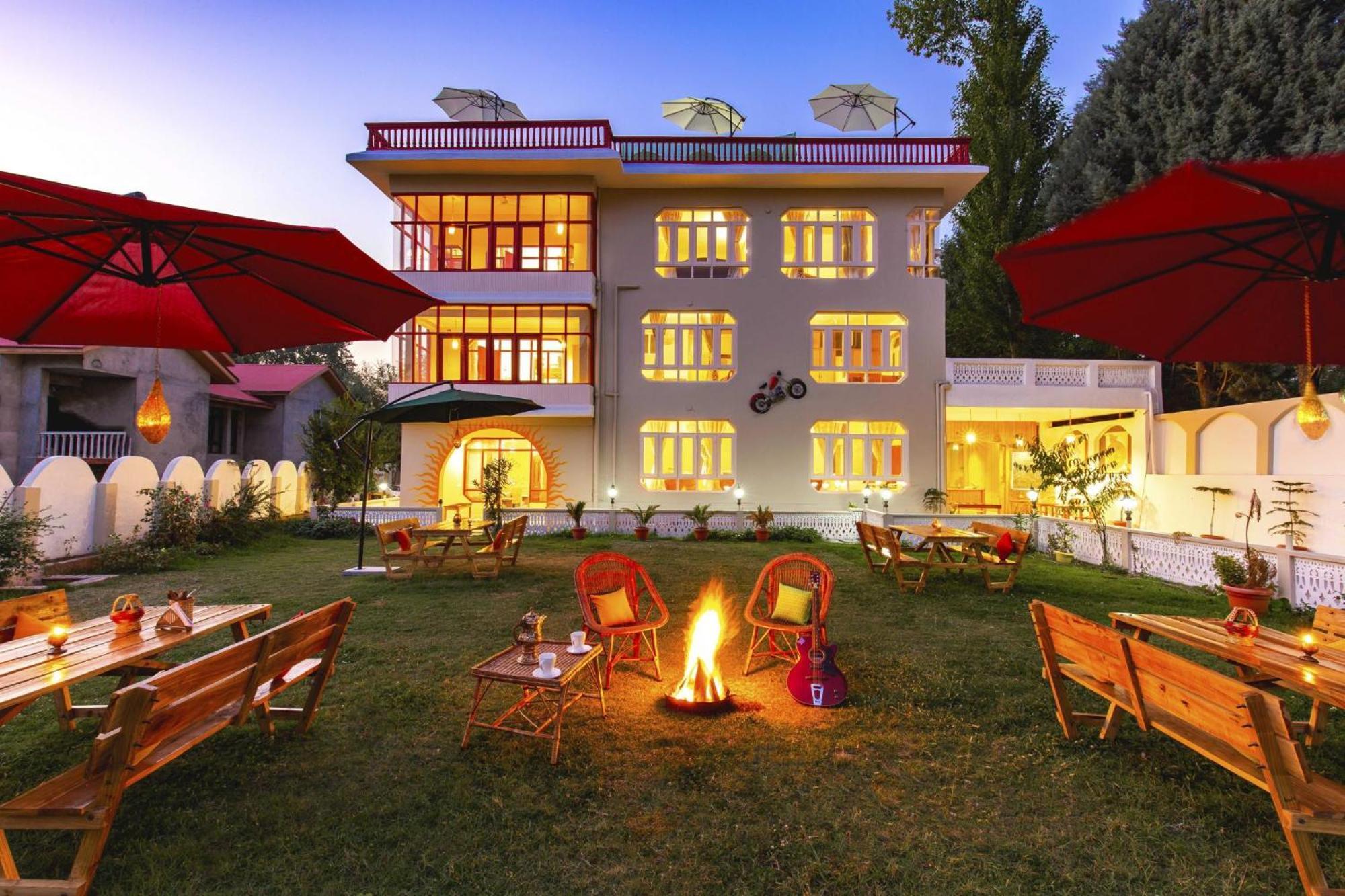 Zostel Srinagar Hostel Exterior photo